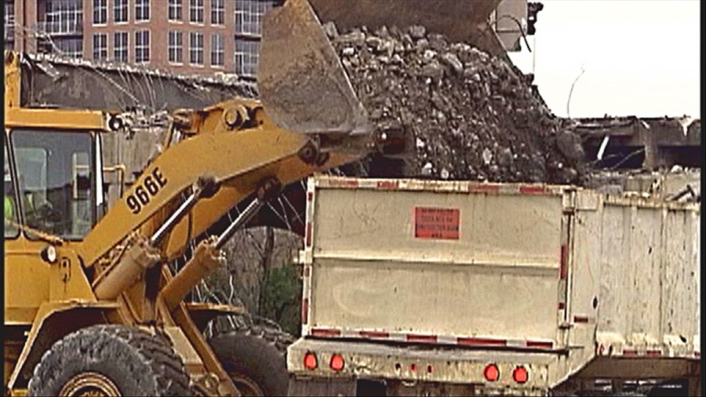 Report: Central Florida worker buries boss with dirt using front-end loader