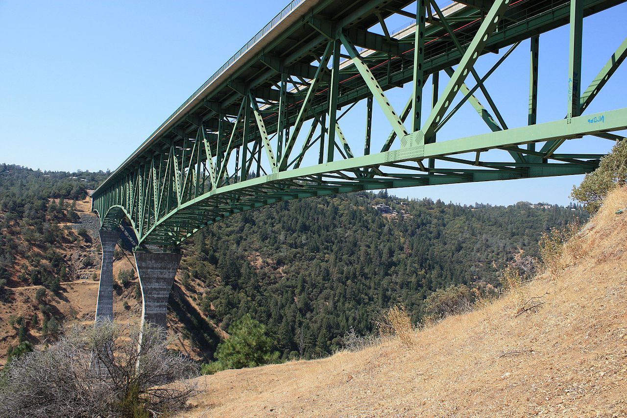 Woman Falls Off Californias Highest Bridge While Taking Selfie Wink News 