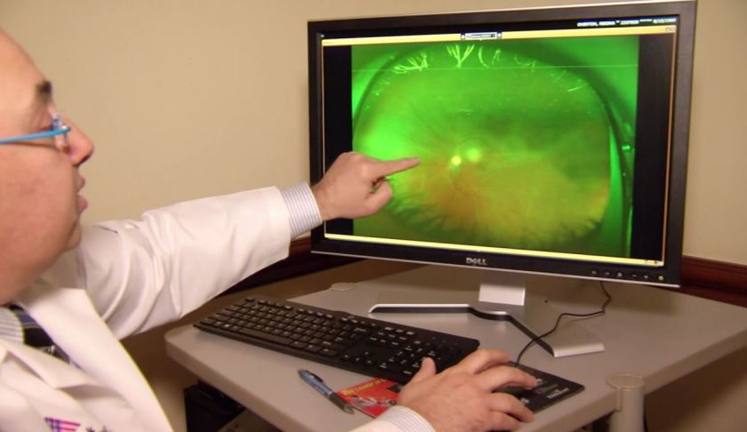 Eye doctor points out the condition. (Ivanhoe Newswire photo)