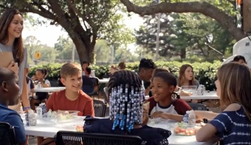 Kids having lunch. (Credit: USDA Summer Breakspot)