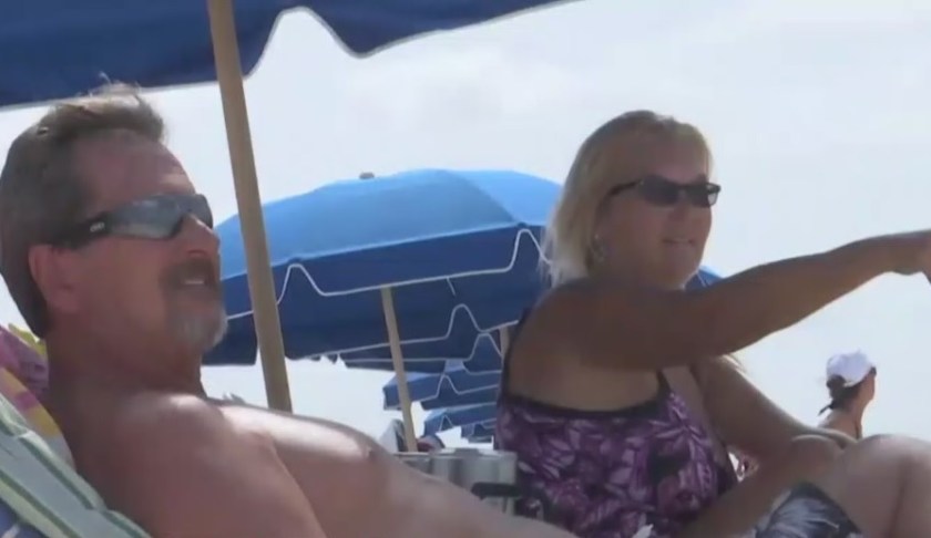 Beachgoers on Fort Myers Beach during Labor Day weekend. (Credit: WINK News)