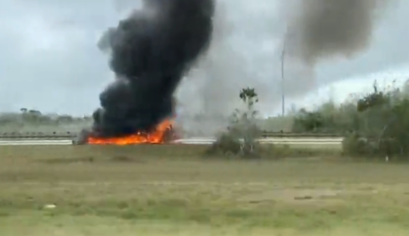Vehicle fire along I-75 causes a lot of smoke on Saturday. (Credit: WINK News)
