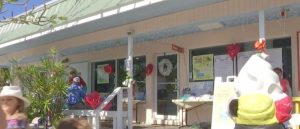 Outside of the ice cream shop in Sanibel Island. (Credit: WINK News)