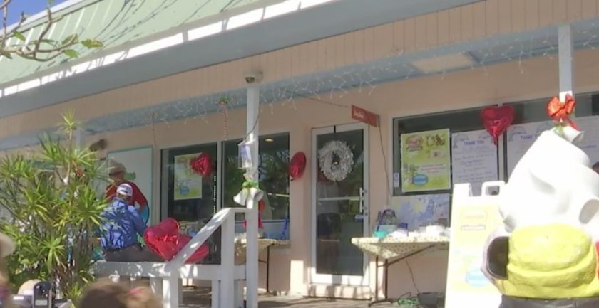 Outside of the ice cream shop in Sanibel Island. (Credit: WINK News)