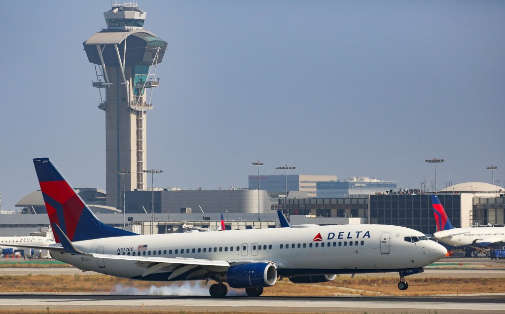 Boeing 737 Max returns to U.S. skies after nearly 2 years