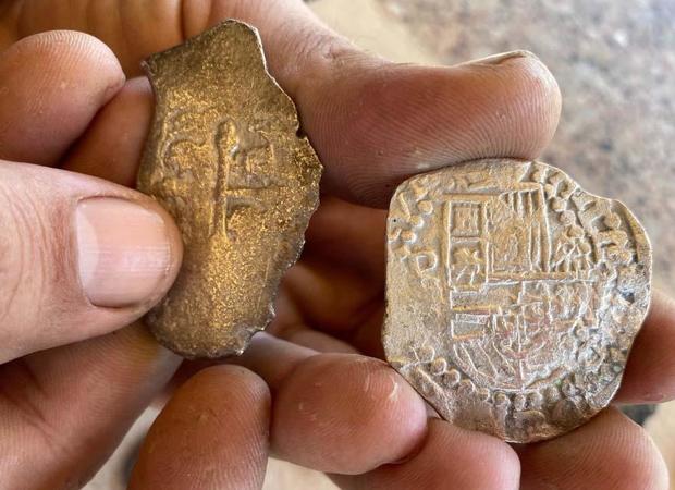 Who wants to hear a gritty wipe on a silver coin? Great! : r/metaldetecting