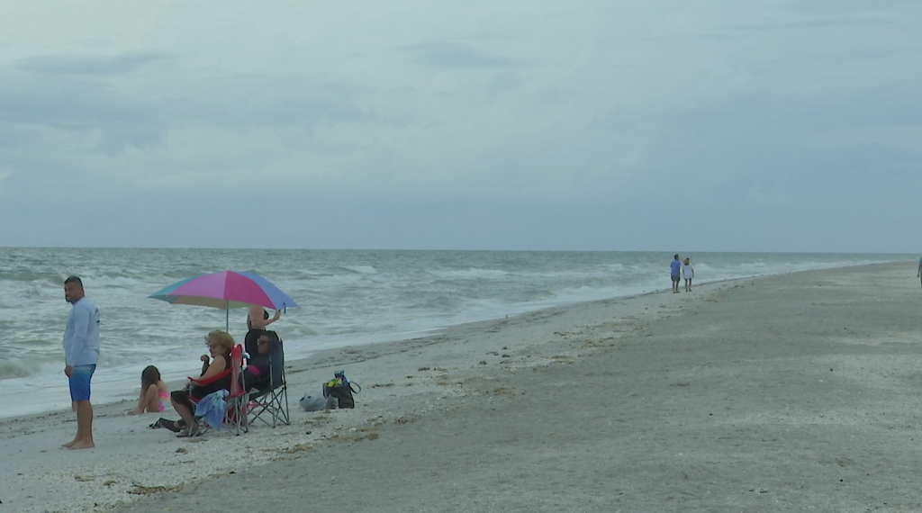 Sanibel lifts restrictions for alcohol on beach, fines for masks