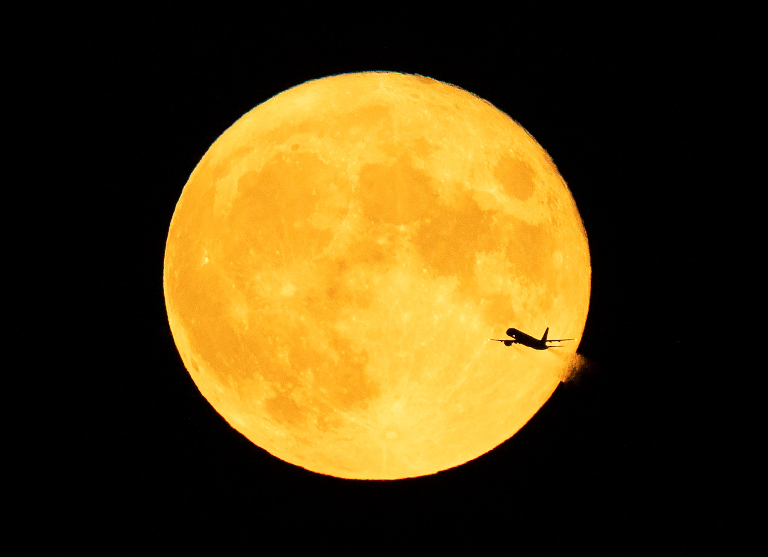 Rare full moon on Halloween this year, won't happen again till 2039