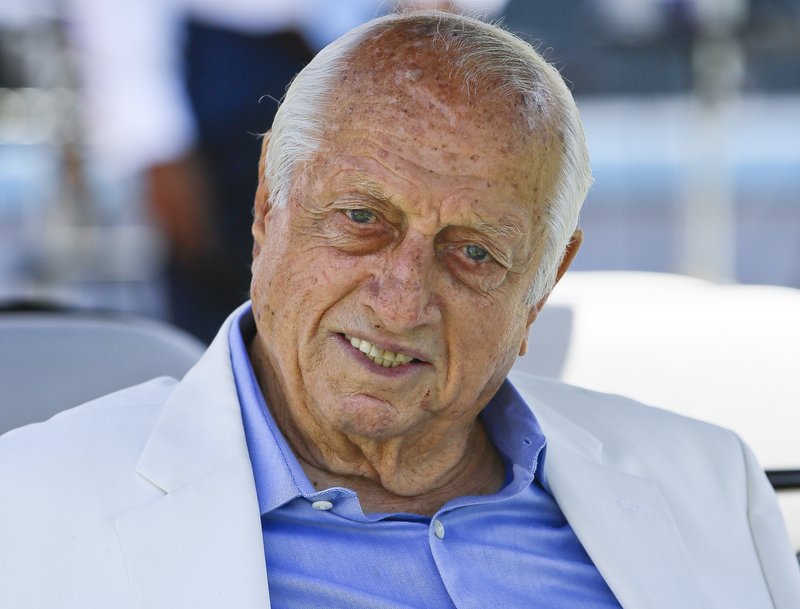 Los Angeles Dodgers Hall of Fame manager Tommy Lasorda has died