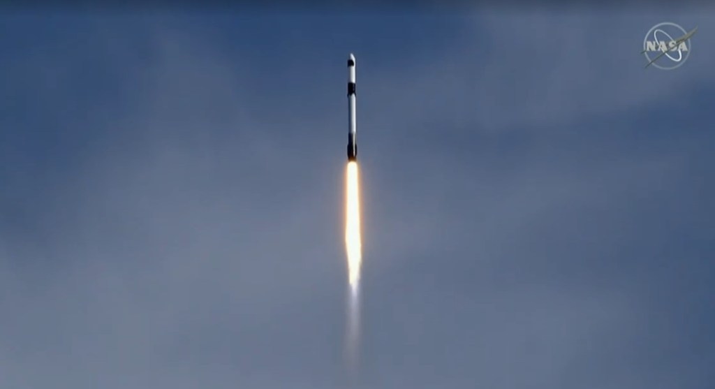 Double Dragons: SpaceX launches space station supplies