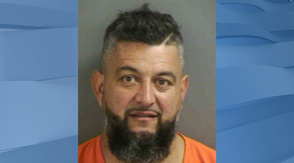 Deputies: Man arrested for striking waiter at Naples restaurant