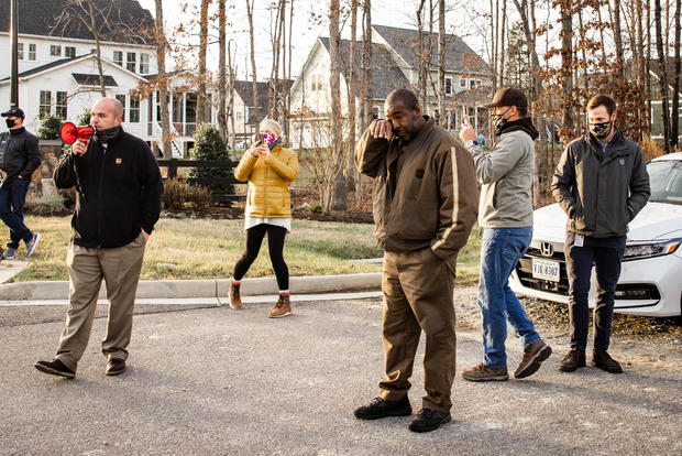 UPS driver brought to tears when hundreds of neighbors thank him for his work during the pandemic