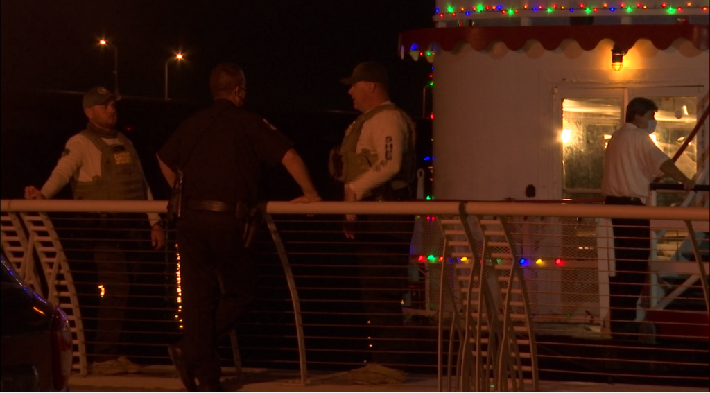 Search called off after man fell off a dinner-cruise into Caloosahatchee