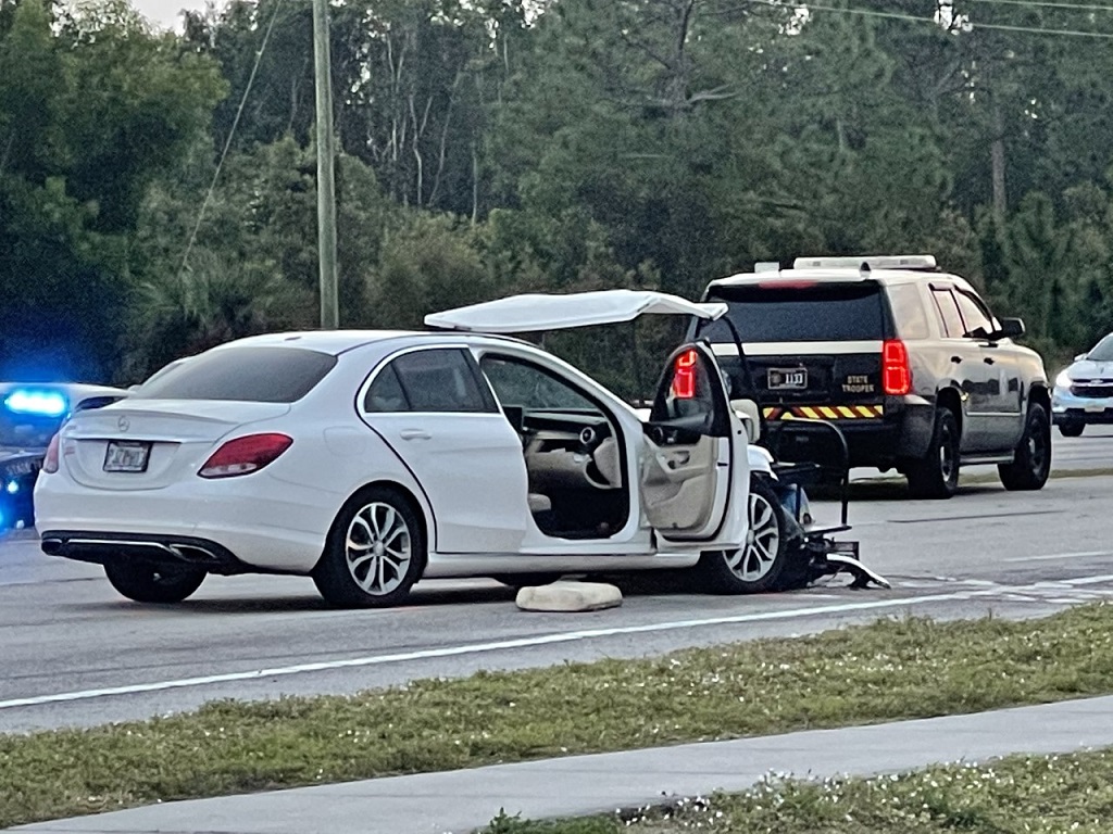 86-year-old woman in golf cart killed in crash on US-41 in North Fort Myers