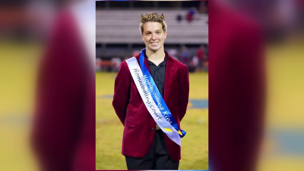 Beloved Englewood homecoming king, son killed in crash