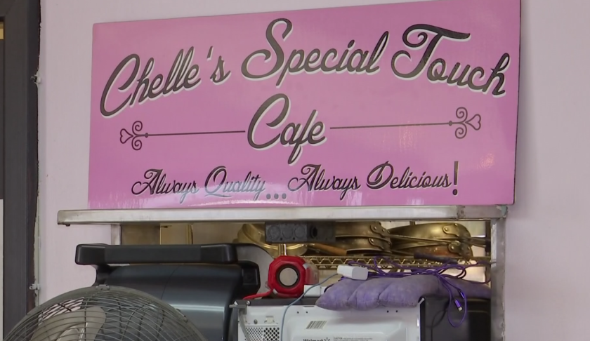 Chelle's Special Touch sign