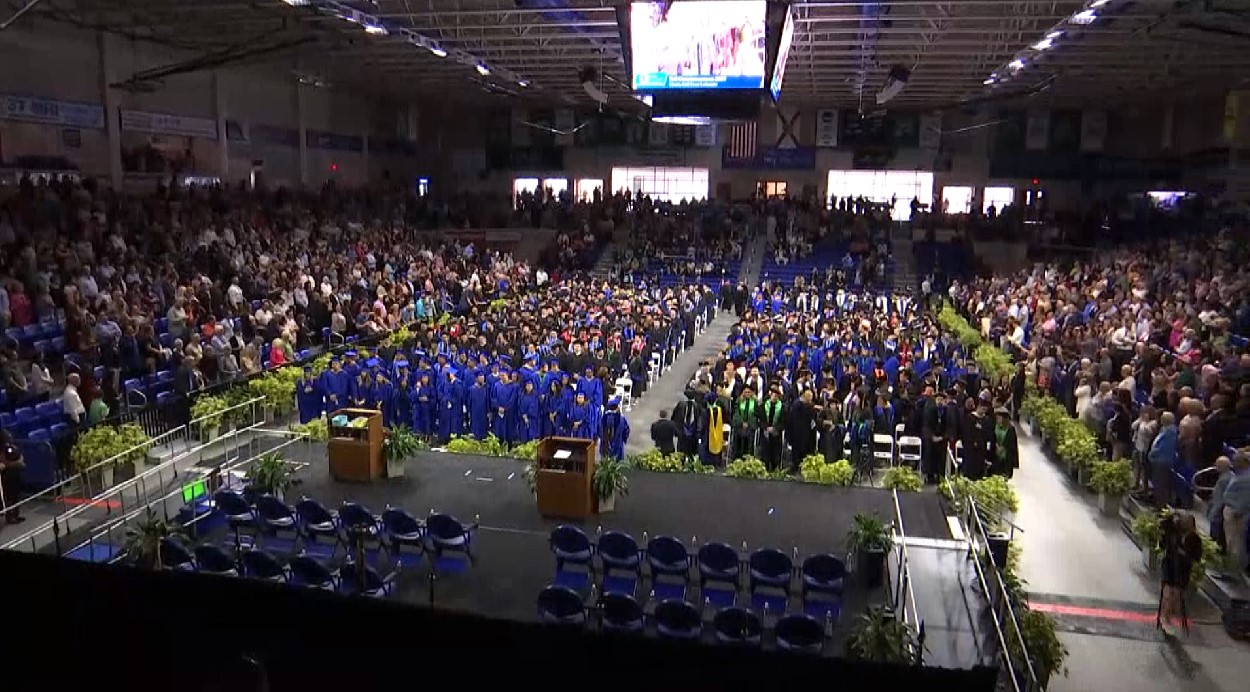 FGCU to celebrate graduates at inperson ceremony WINK News