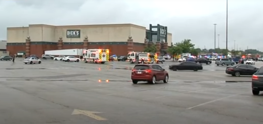 Mall shooting: Sapirman suspect, Elisjsha Dicken Good Samaritan
