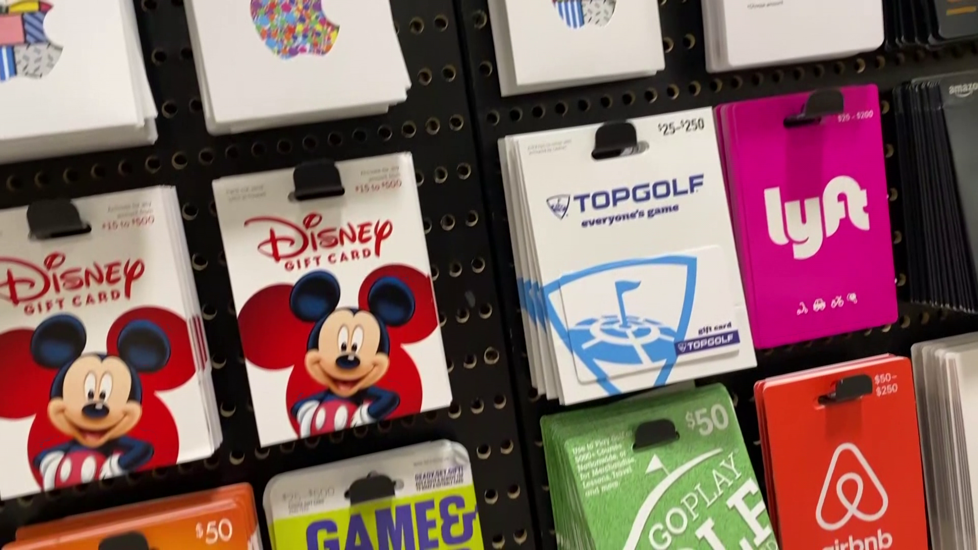 The Best and Absolute Worst Gift Cards To Buy for the Holidays