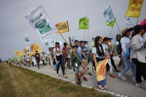 Farmworkers use Florida march to pressure other companies