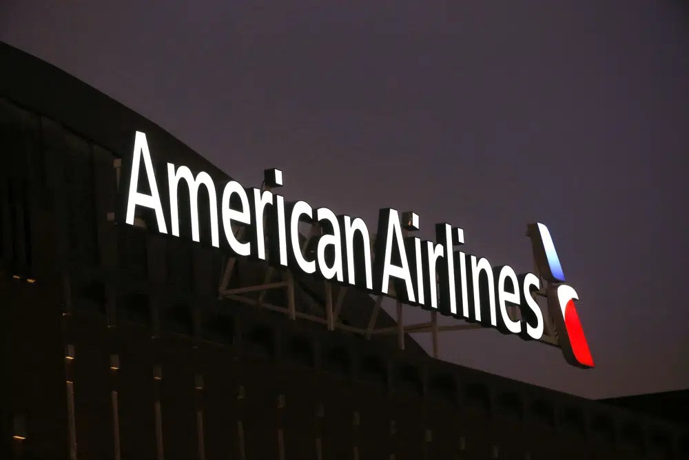 American Airlines grounds all flights due to technical issue