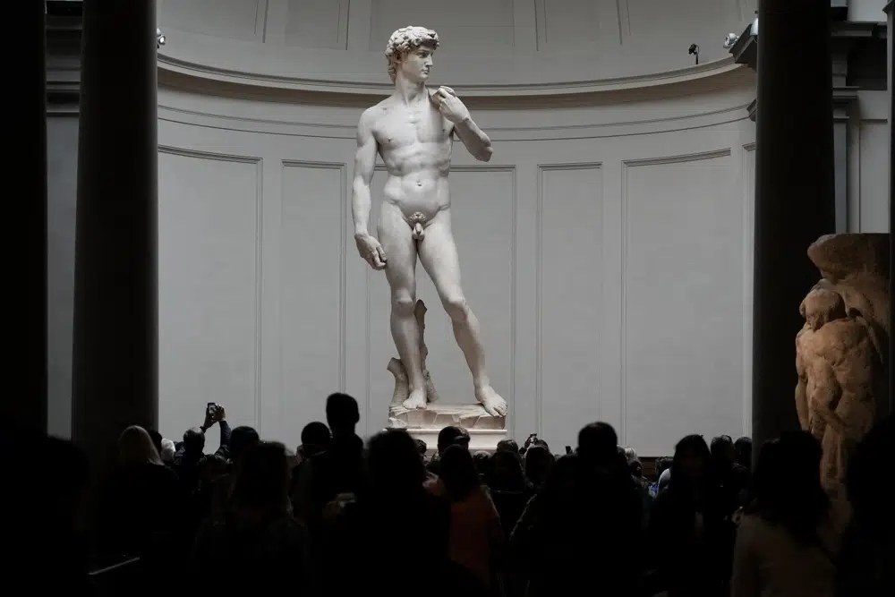 1000px x 667px - Visitors flock to see David sculpture after Florida uproar - WINK News