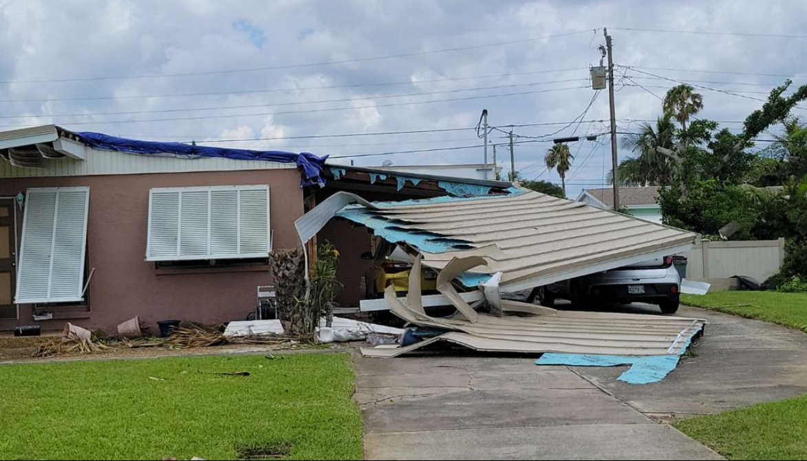 Tornado touches down near Melbourne, damages homes