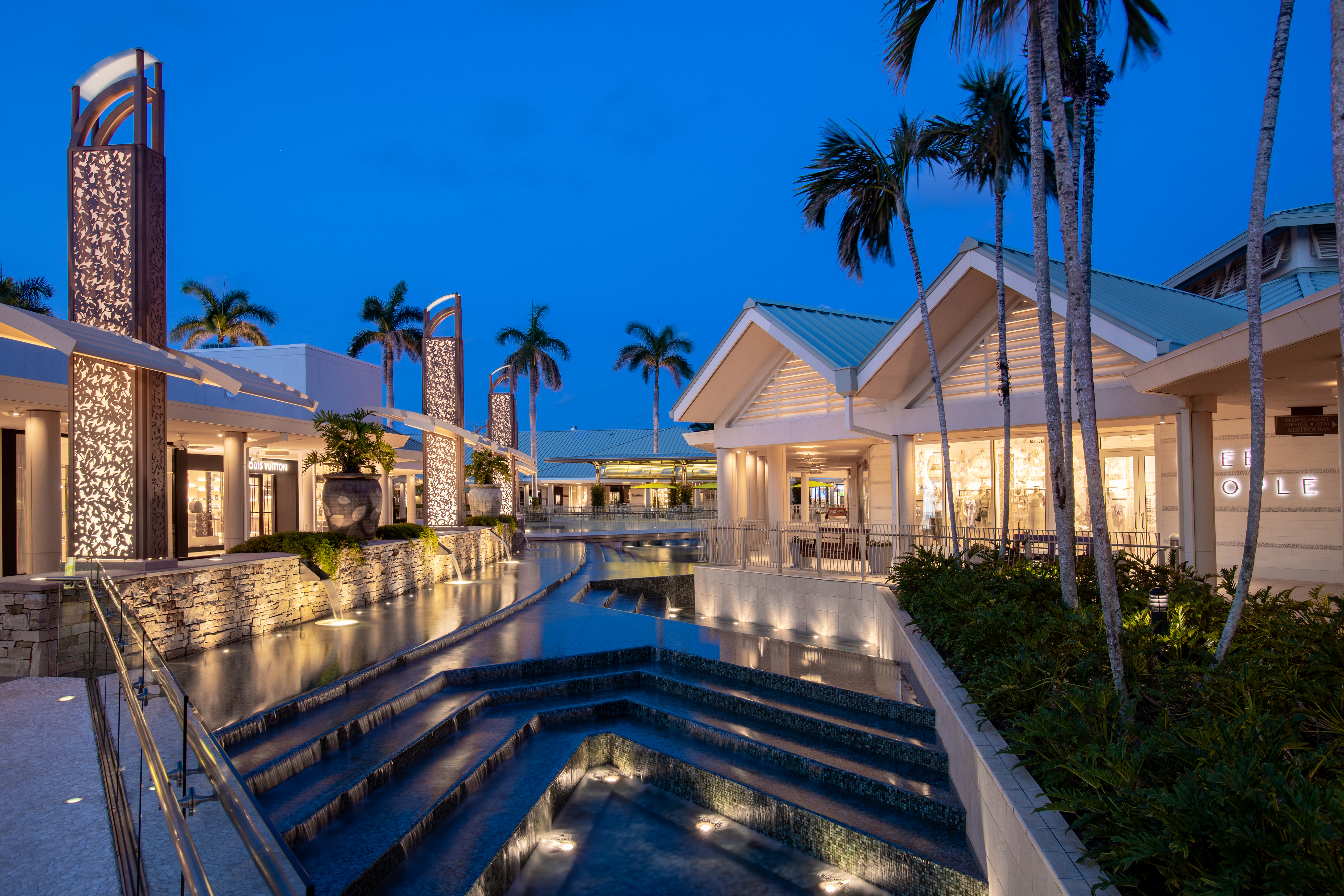 Apple temporarily closes Florida's Waterside Shops store for renovations  starting next month