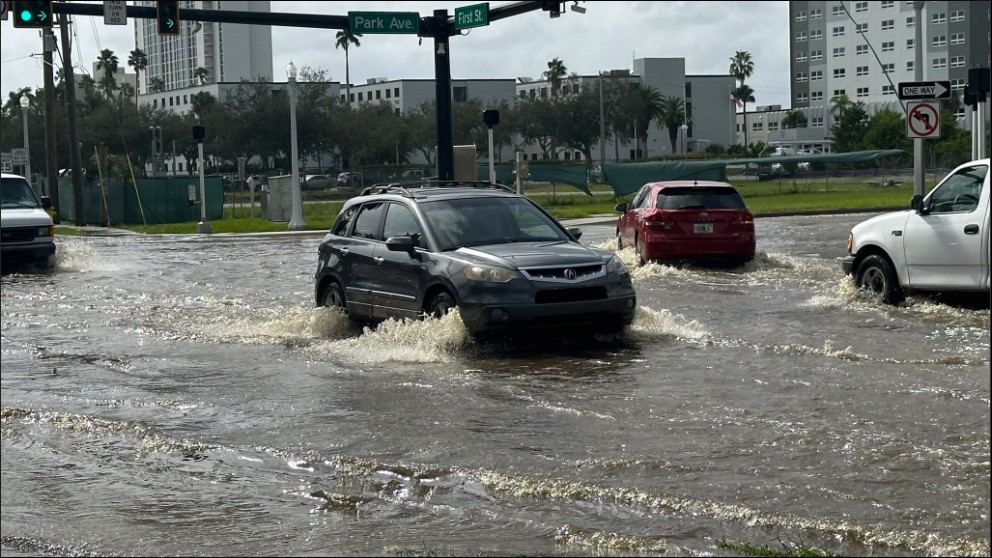 King Tide causes minor flooding across Southwest Florida