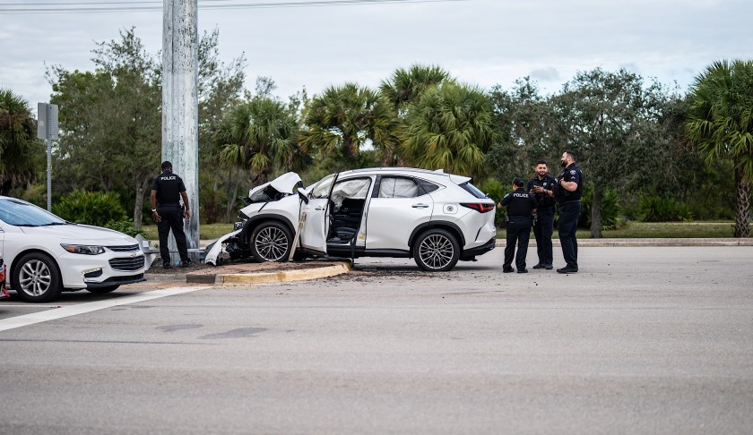 1 dead following two-vehicle crash in Naples