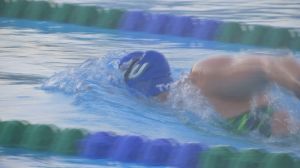 FGCU swimmer Jasmin Kroll breaking records as a freshman