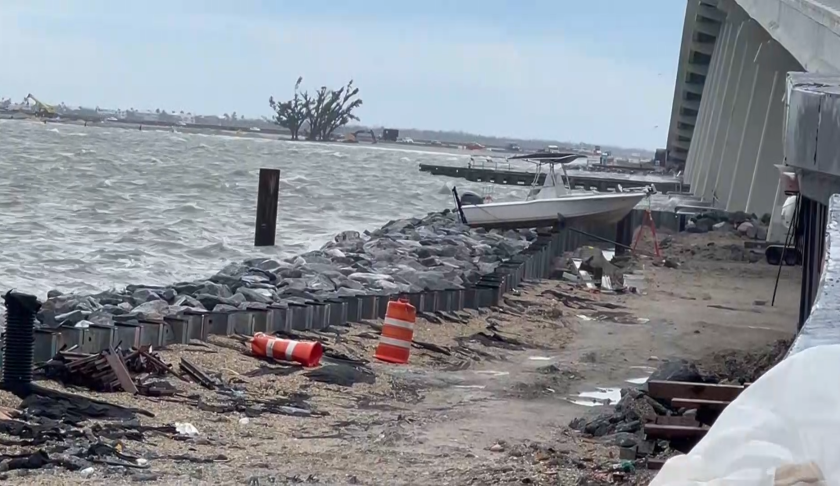 Boat crashes into Sanibel Causeway