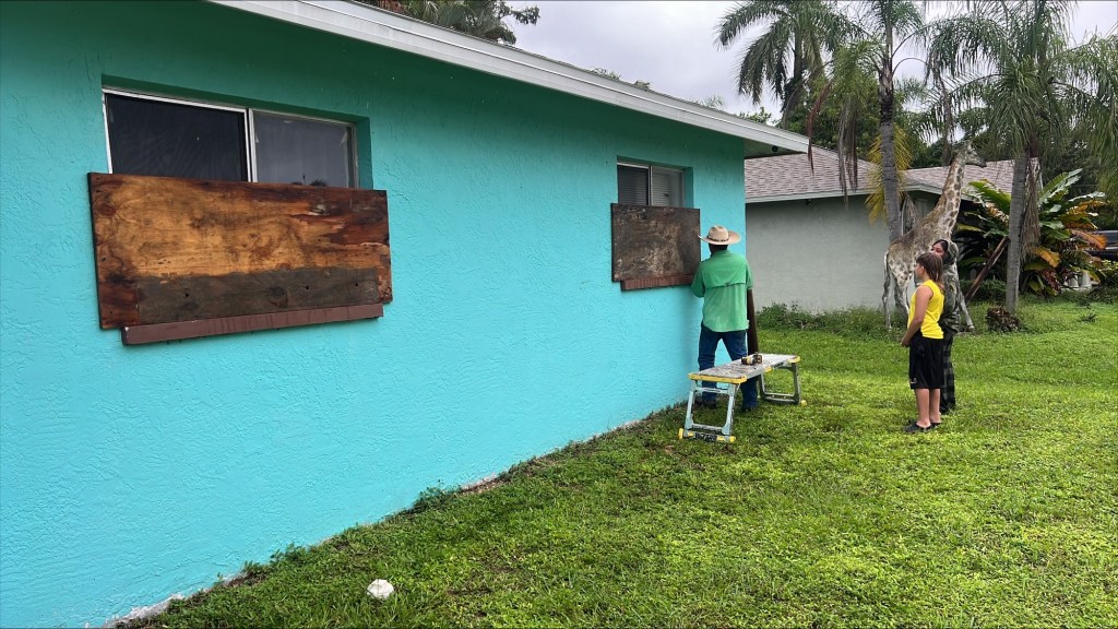 Neighbors in Fort Myers Shores prepare for Hurricane Milton