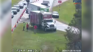 Crash involving Publix truck on I-75. CREDIT: FL511